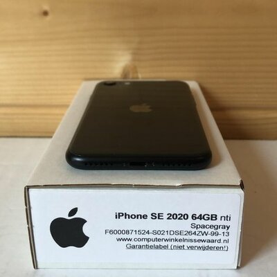 nieuwstaat Apple iPhone SE 2020 64GB zwart 4.7" + 12 maanden garantie